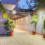 Housemate Hotel