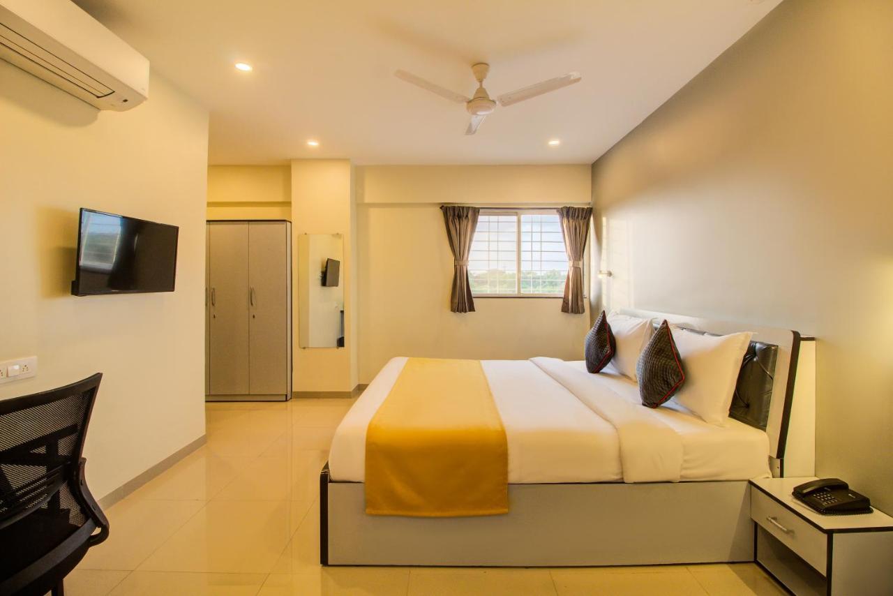 Housemate Hotel *